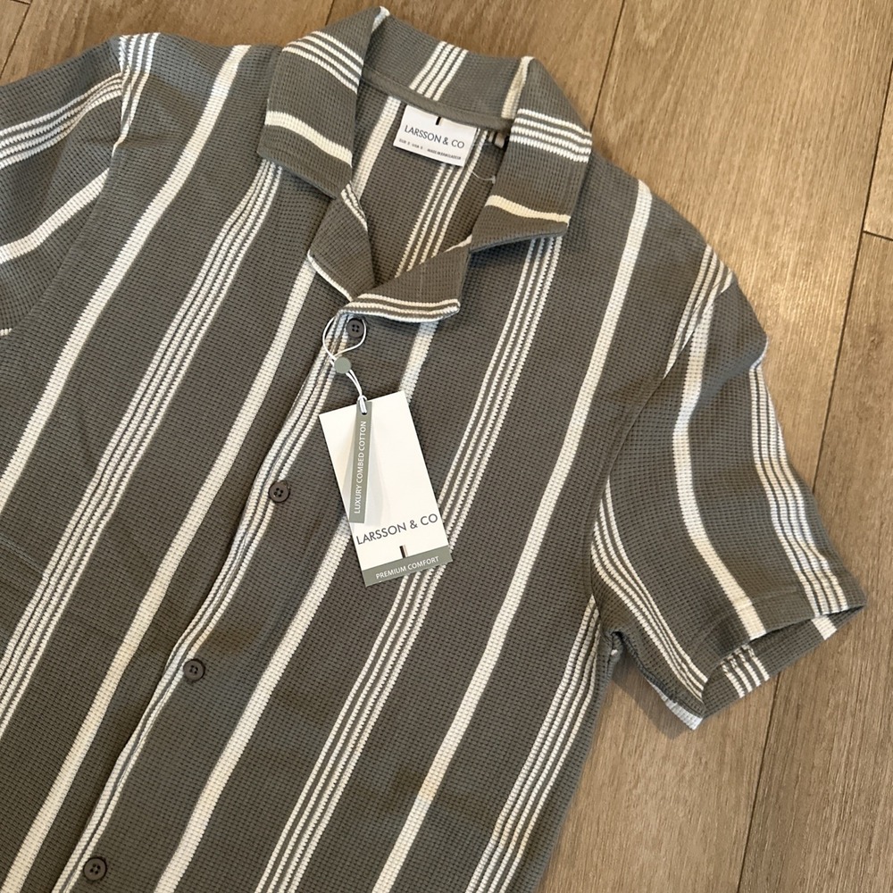 Larsson & Co Men's Striped Waffle Knit Shirt Short Sleeve Relaxed Fit Small NEW
